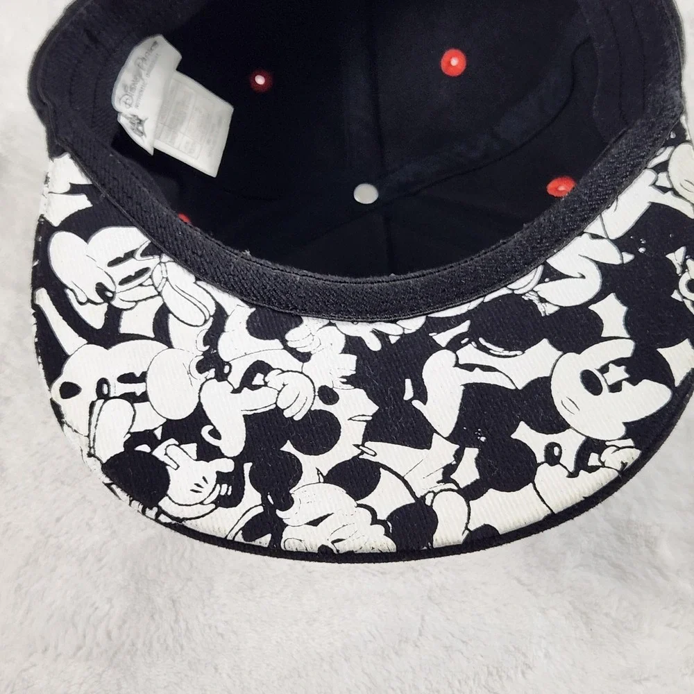 Disney Parks Mickey Mouse Hat Cap Fitted Youth One Size Black Graphic Boys